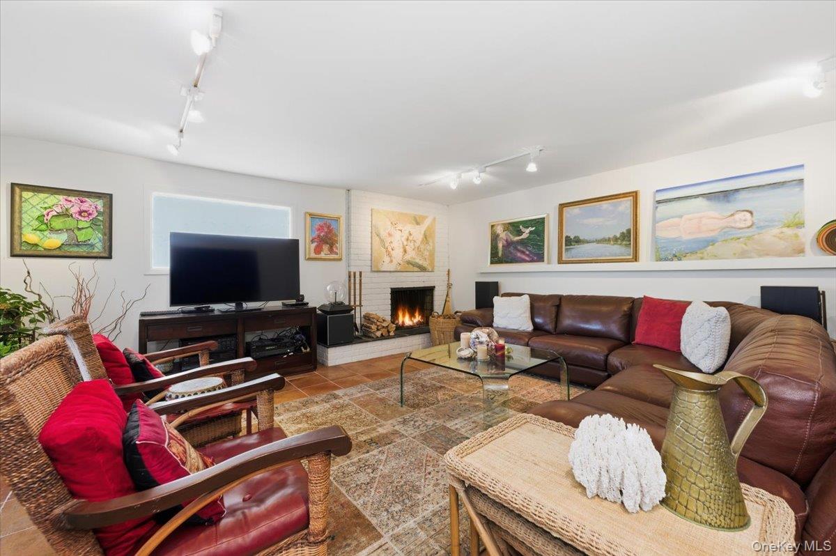 #6 photo, 31 Regent Drive, Lido Beach , NY 11561