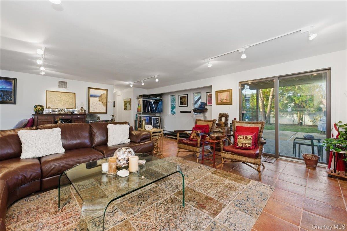 #7 photo, 31 Regent Drive, Lido Beach , NY 11561