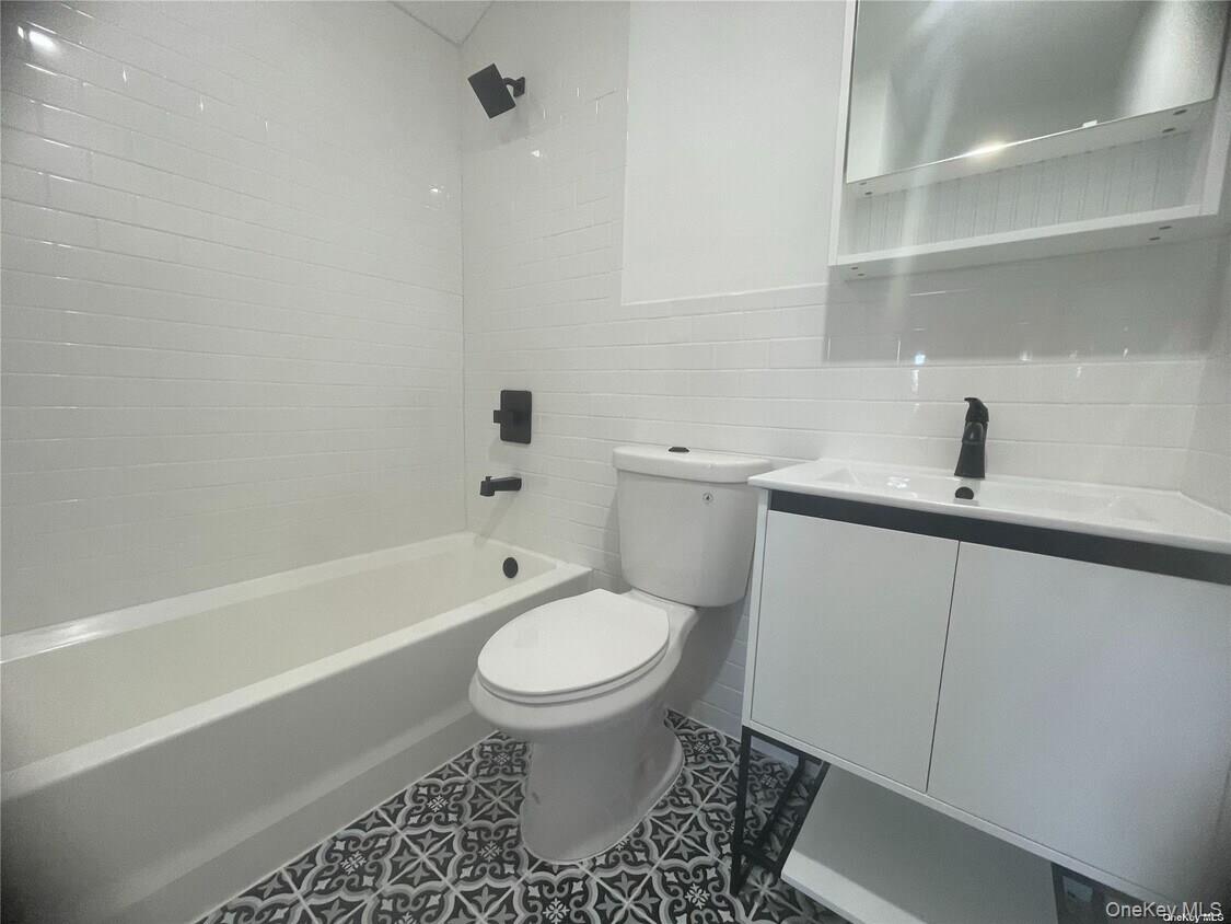 #1 photo, 506 Beach 69th St, Arverne , NY 11692