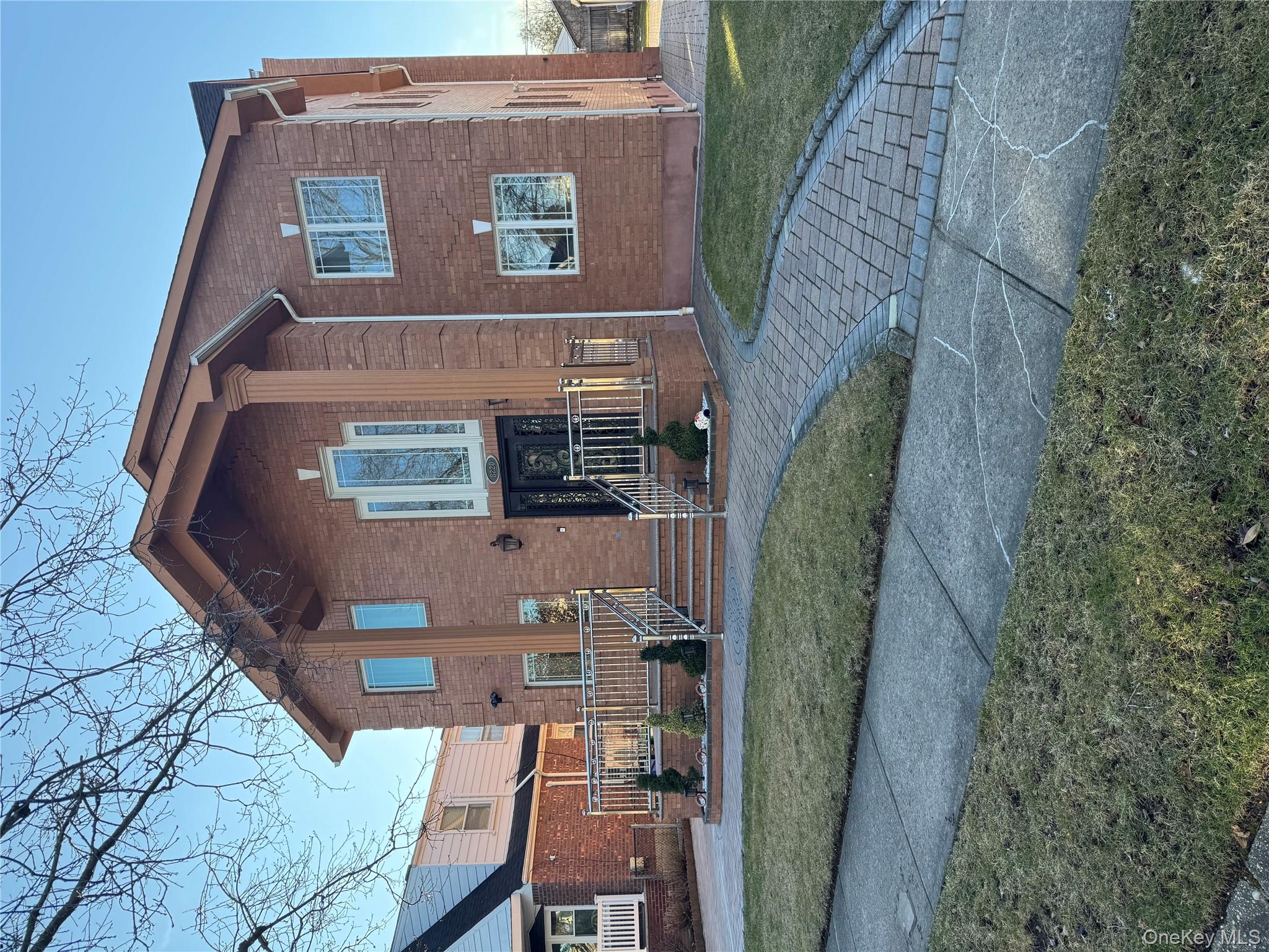 #1 photo, 8220 250th Street, קווינס Bellerose , NY 11426