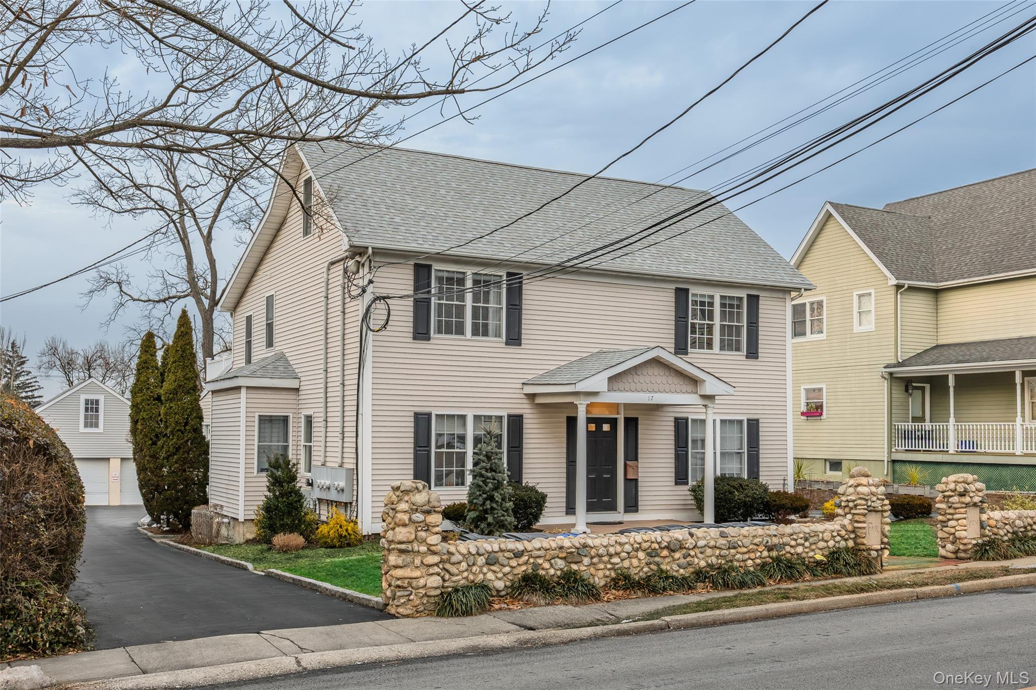 #1 photo, 17 Fairview Street, سوفولك Huntington , NY 11743