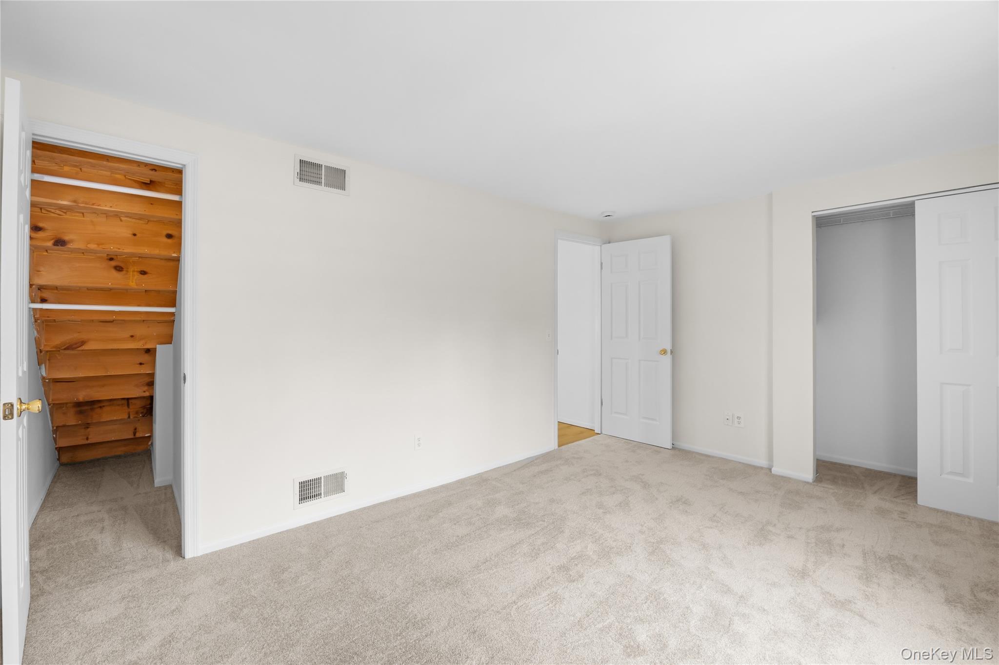 #15 photo, 17 Fairview Street, سوفولك Huntington , NY 11743