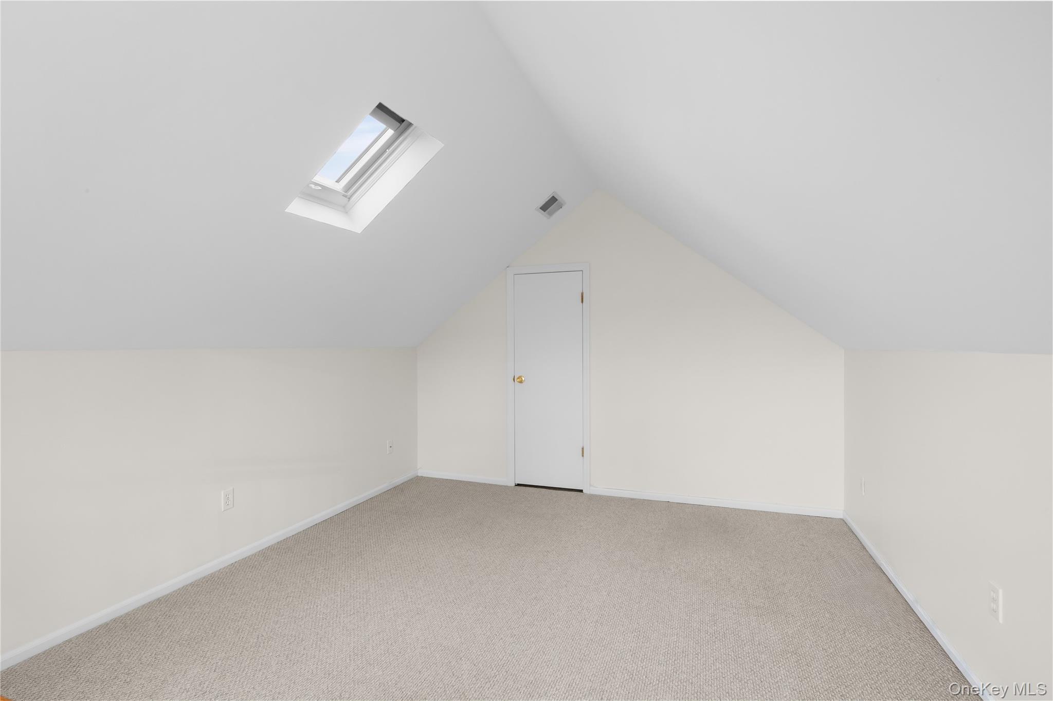 #19 photo, 17 Fairview Street, سوفولك Huntington , NY 11743