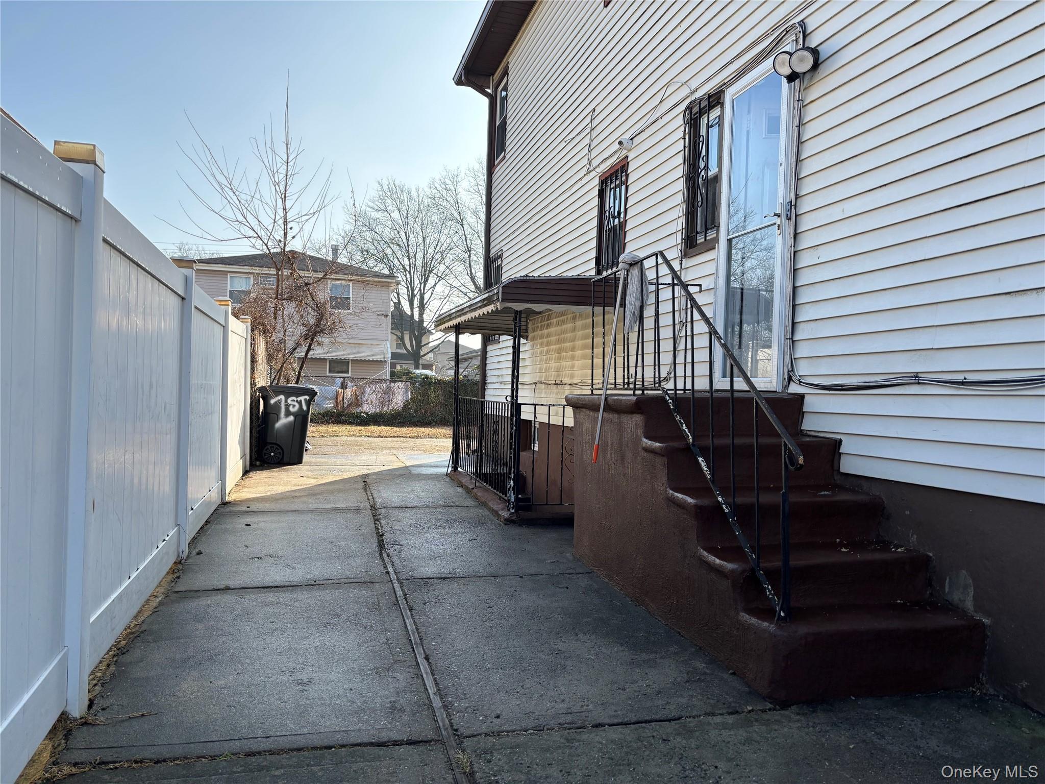 #3 photo, 146-15 221st Street, קווינס Springfield Gardens , NY 11413