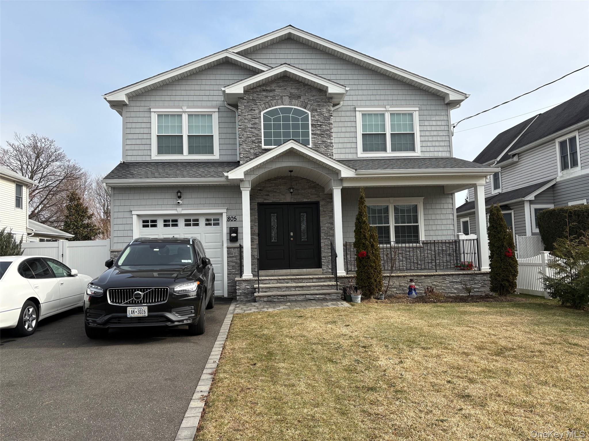 #1 photo, 805 Pine Place, ناسو Bellmore , NY 11710