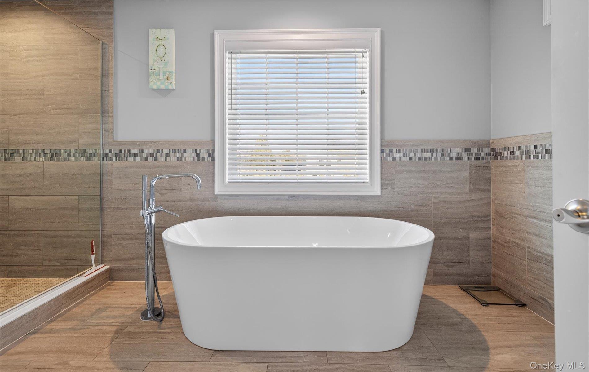 #20 photo, 805 Pine Place, Bellmore , NY 11710