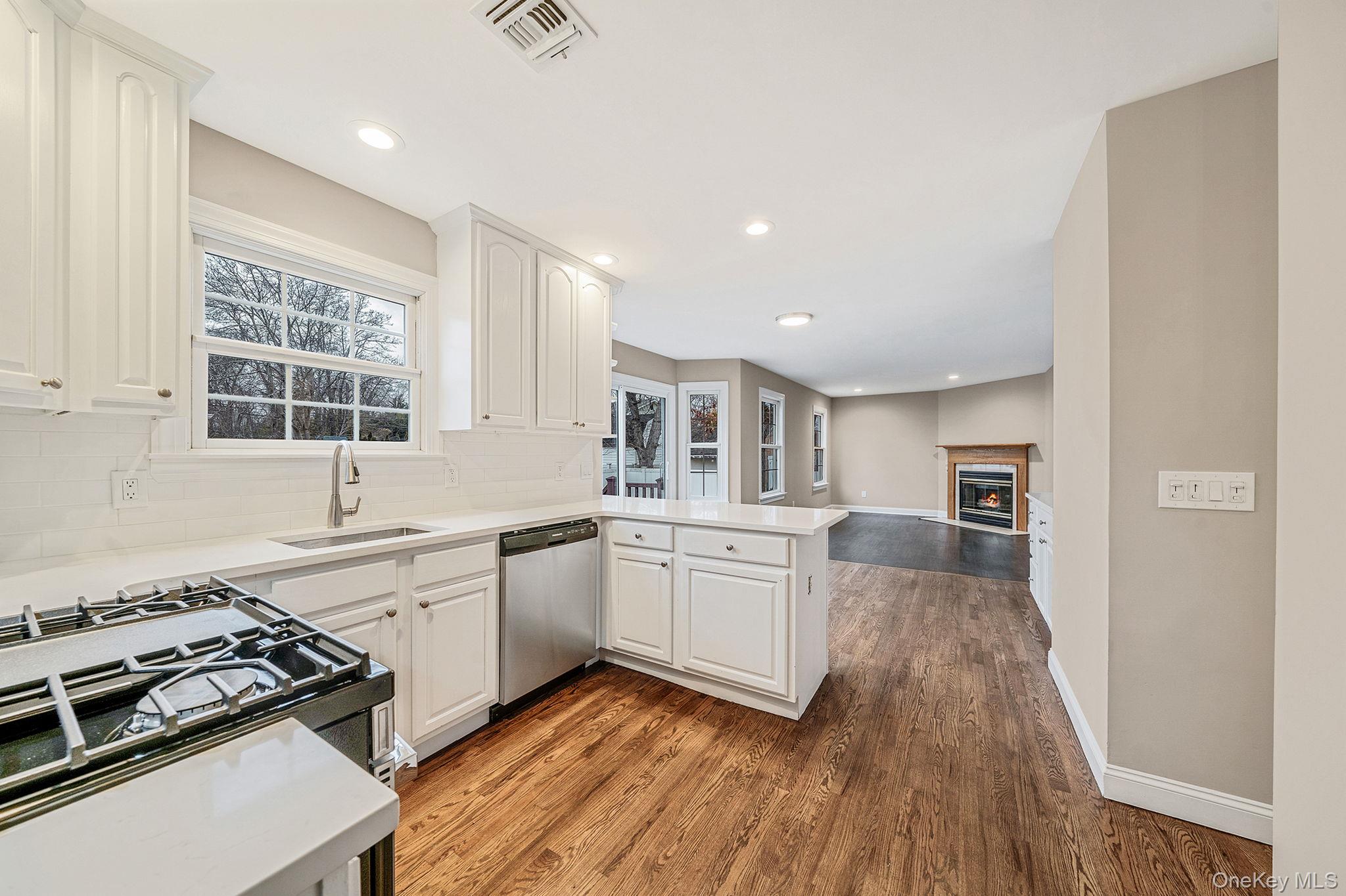 #8 photo, 30 Lakeview Drive, Mastic Beach , NY 11951