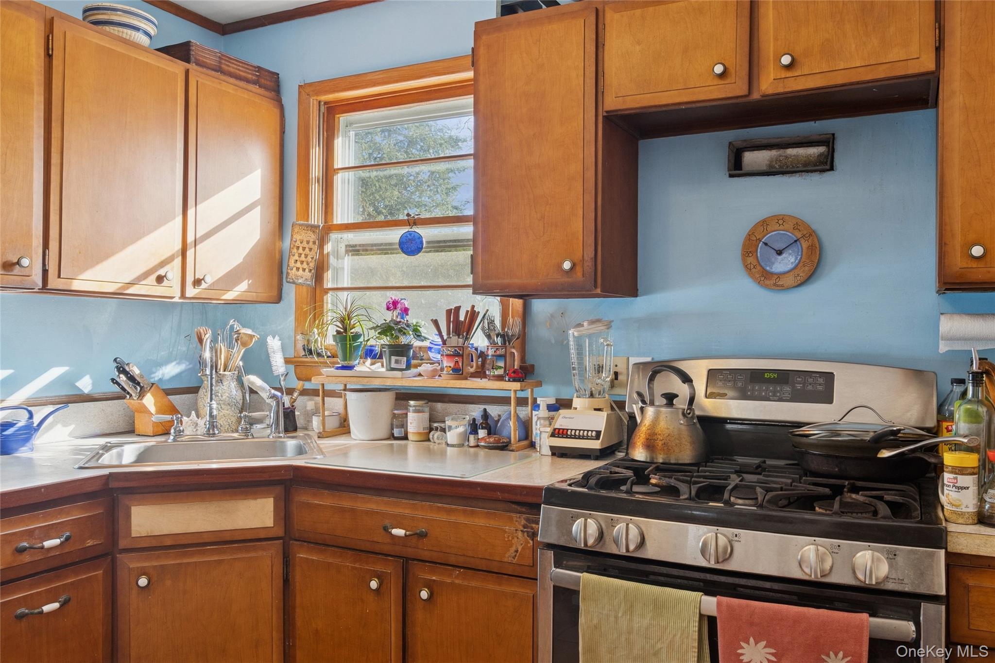 #7 photo, 42 Bittersweet, Hampton Bays , NY 11946