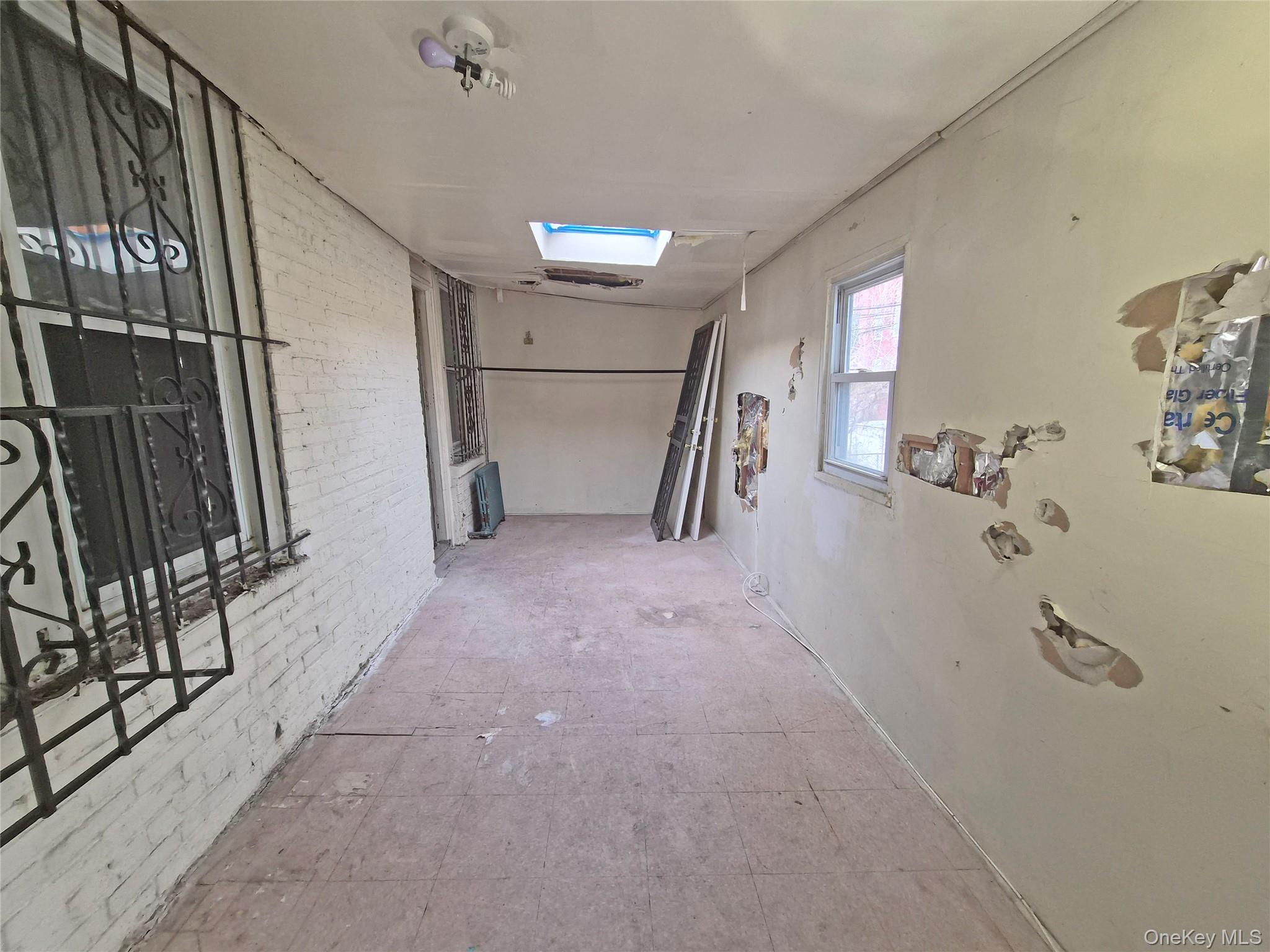 #12 photo, 411 Winthrop Street, הברונקס Brooklyn , NY 11203