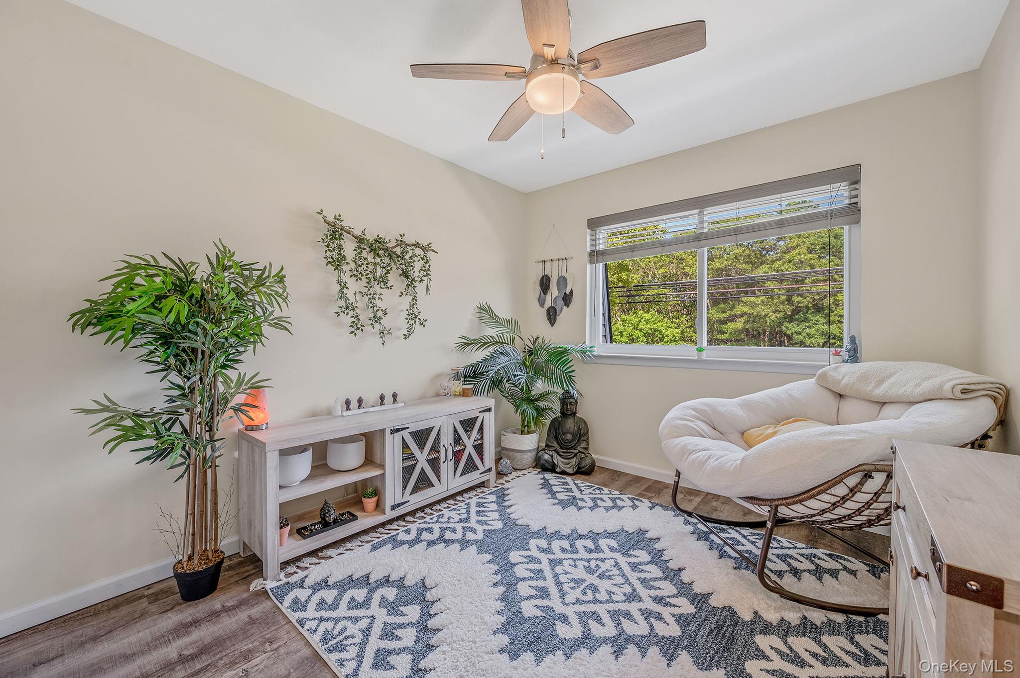 #8 photo, 220 Storm Drive, 東長島 Holtsville , NY 11742