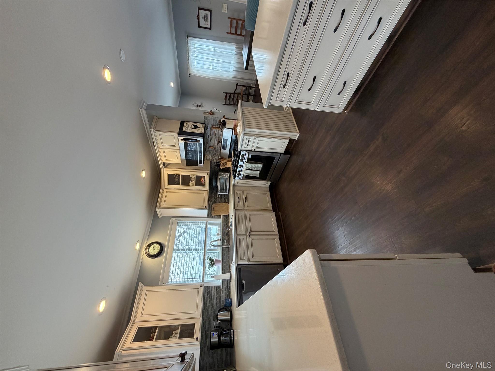 #17 photo, 24 Dutchess Avenue, 뉴욕주 Millerton , NY 12546