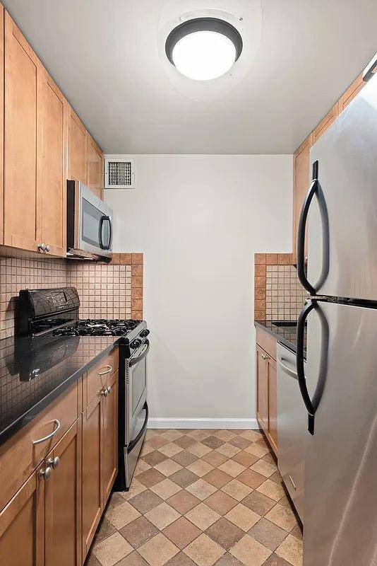 #5 photo, 50 Lexington Avenue , #5c, NY , NY 10010