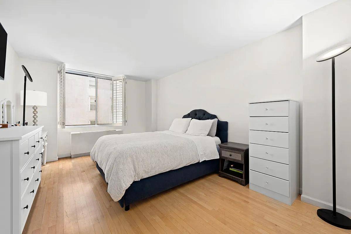 #8 photo, 50 Lexington Avenue , #5c, NY , NY 10010