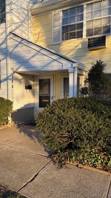 #1 photo, 603 Towne House Vlg, Hauppauge , NY 11749