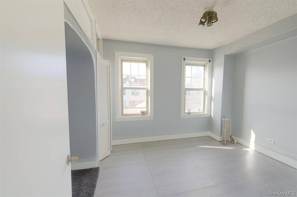 #13 photo, 97-32 84th St, 皇后區 奧松公園 Ozone Park , NY 11416