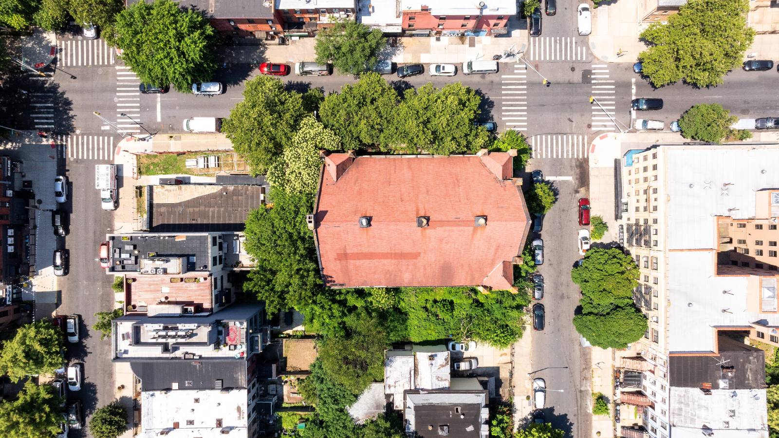 #7 photo, 180 Van Buren St, Brooklyn , NY 11221