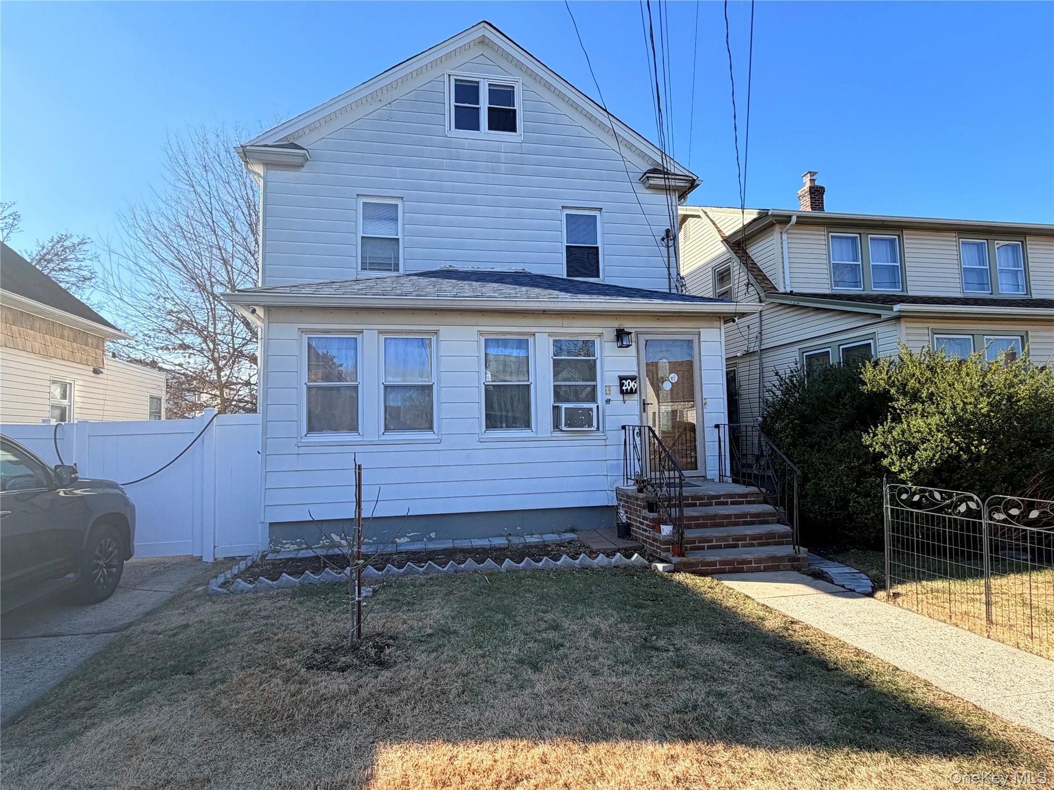 #1 photo, 206 Cherry Lane, ناسو Floral Park , NY 11001