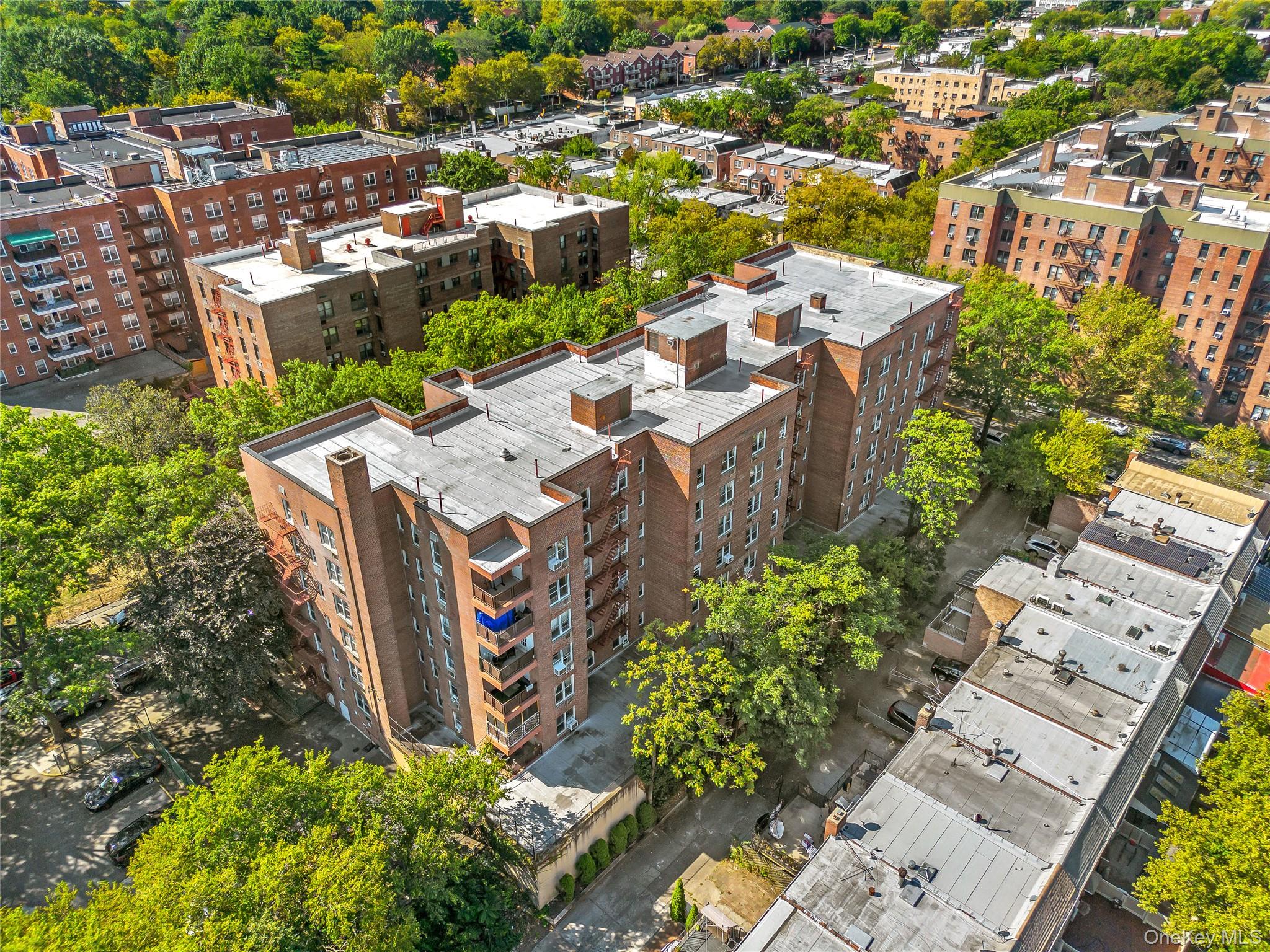 #18 photo, 150-15 79th Avenue, كوينز Kew Garden Hills , NY 11367