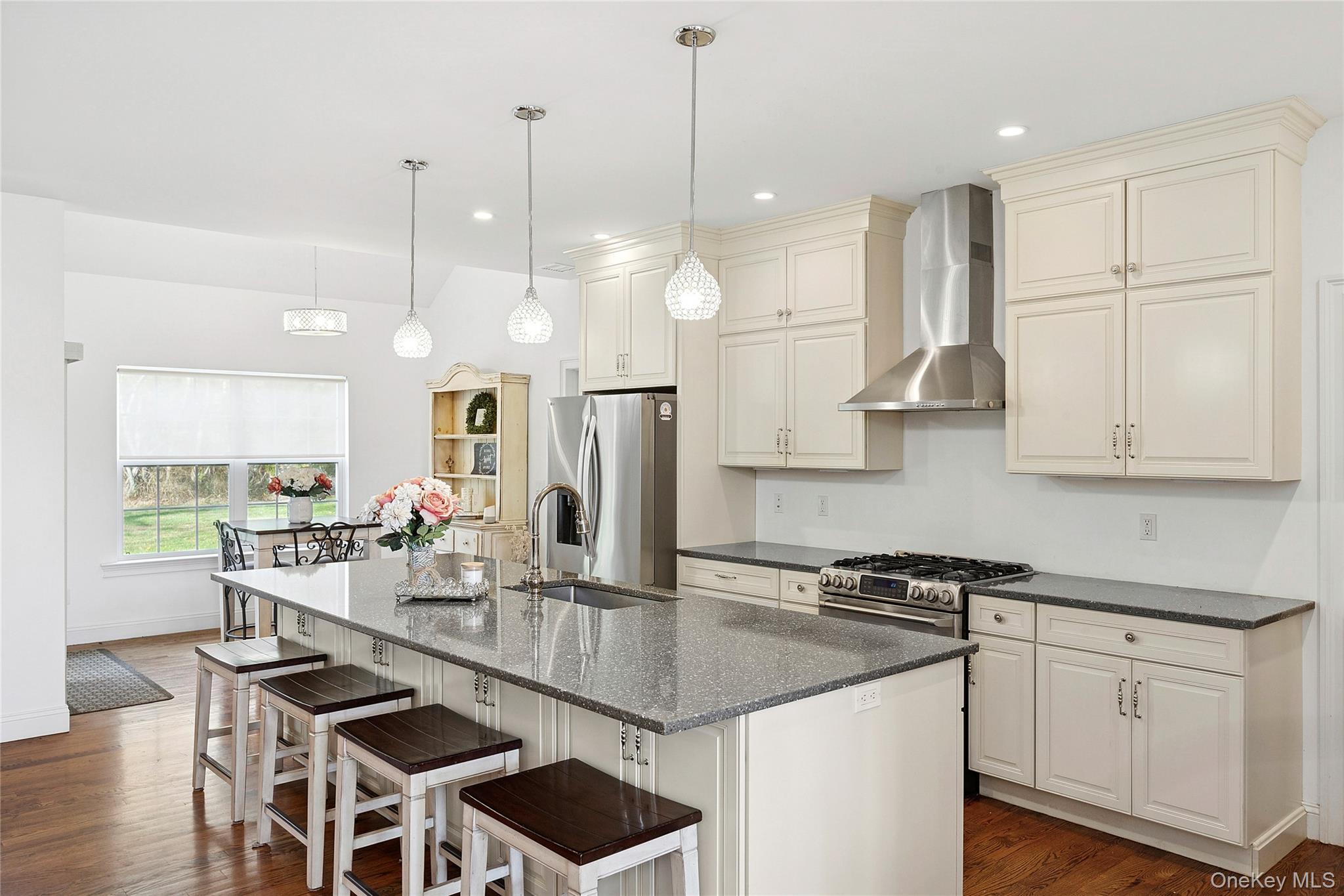 #3 photo, 9 Sipala Court, 롱 아일랜드 Manorville , NY 11949