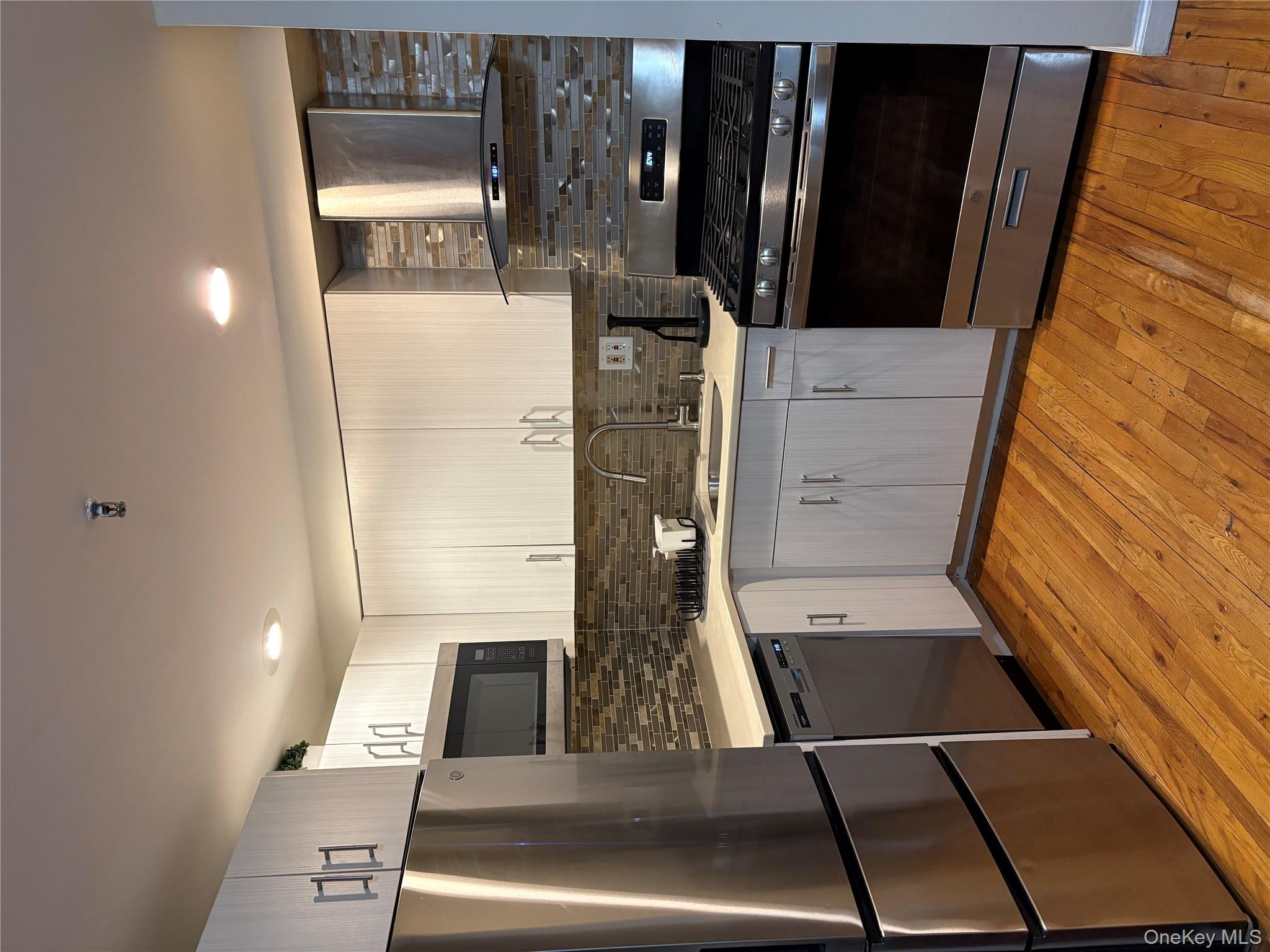 #2 photo, 373 Gates Avenue, Brooklyn , NY 11216