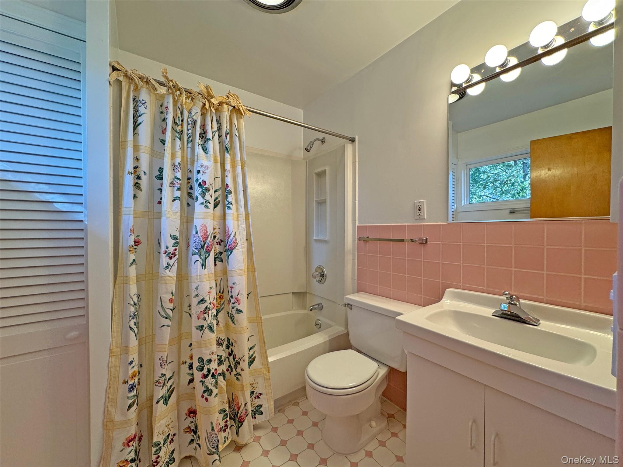 #15 photo, 461 Pinebrook Boulevard, New Rochelle , NY 10804