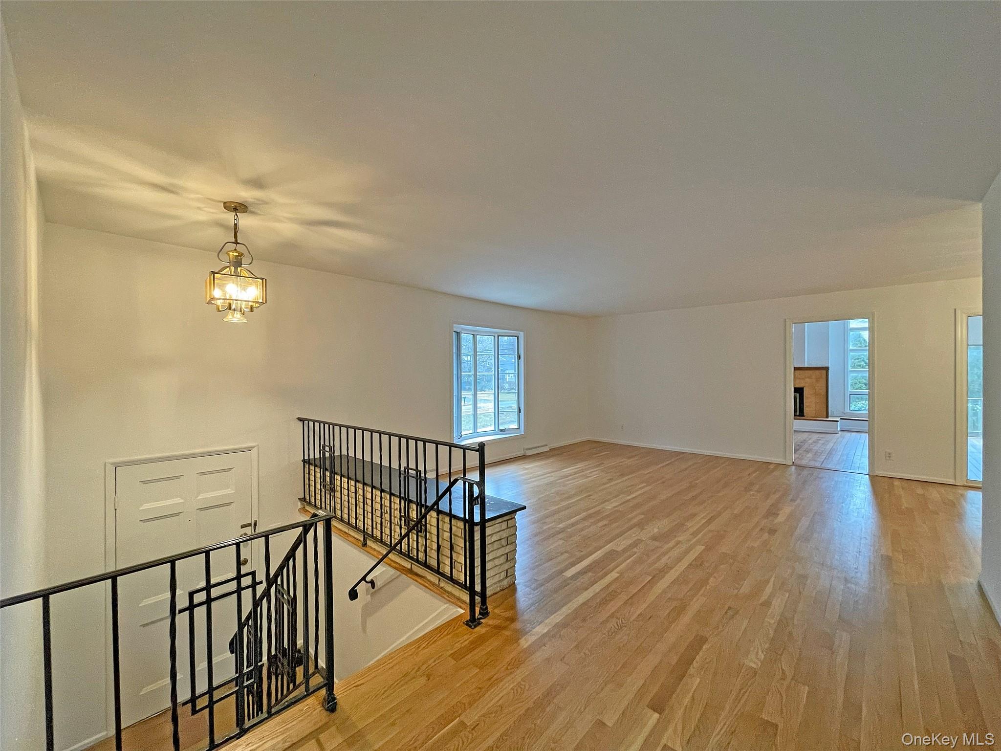 #2 photo, 461 Pinebrook Boulevard, New Rochelle , NY 10804