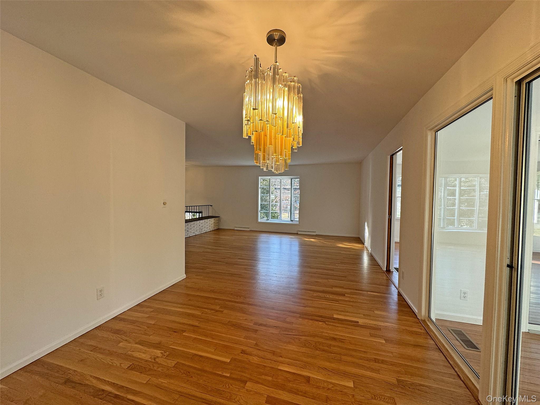 #6 photo, 461 Pinebrook Boulevard, New Rochelle , NY 10804