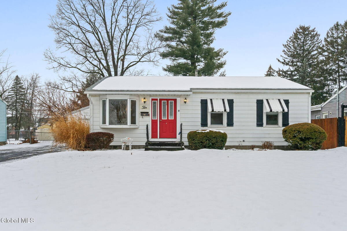 #1 photo, 10 Mildred Lane, Colonie , NY 12110