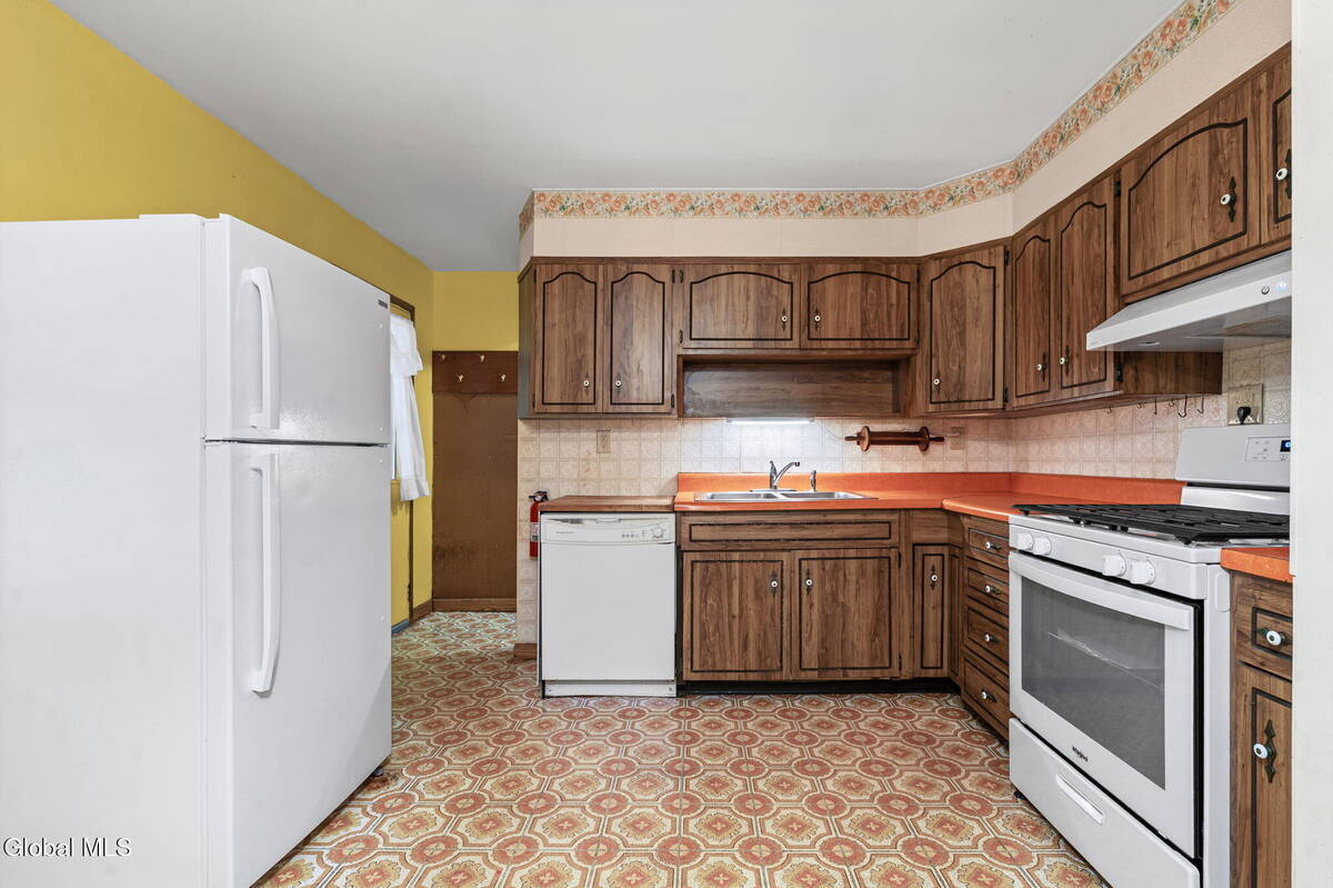 #11 photo, 10 Mildred Lane, Colonie , NY 12110