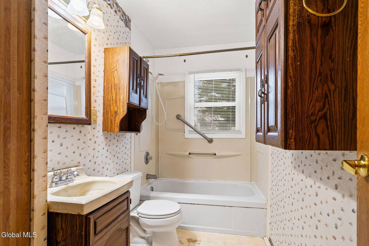 #14 photo, 10 Mildred Lane, Colonie , NY 12110