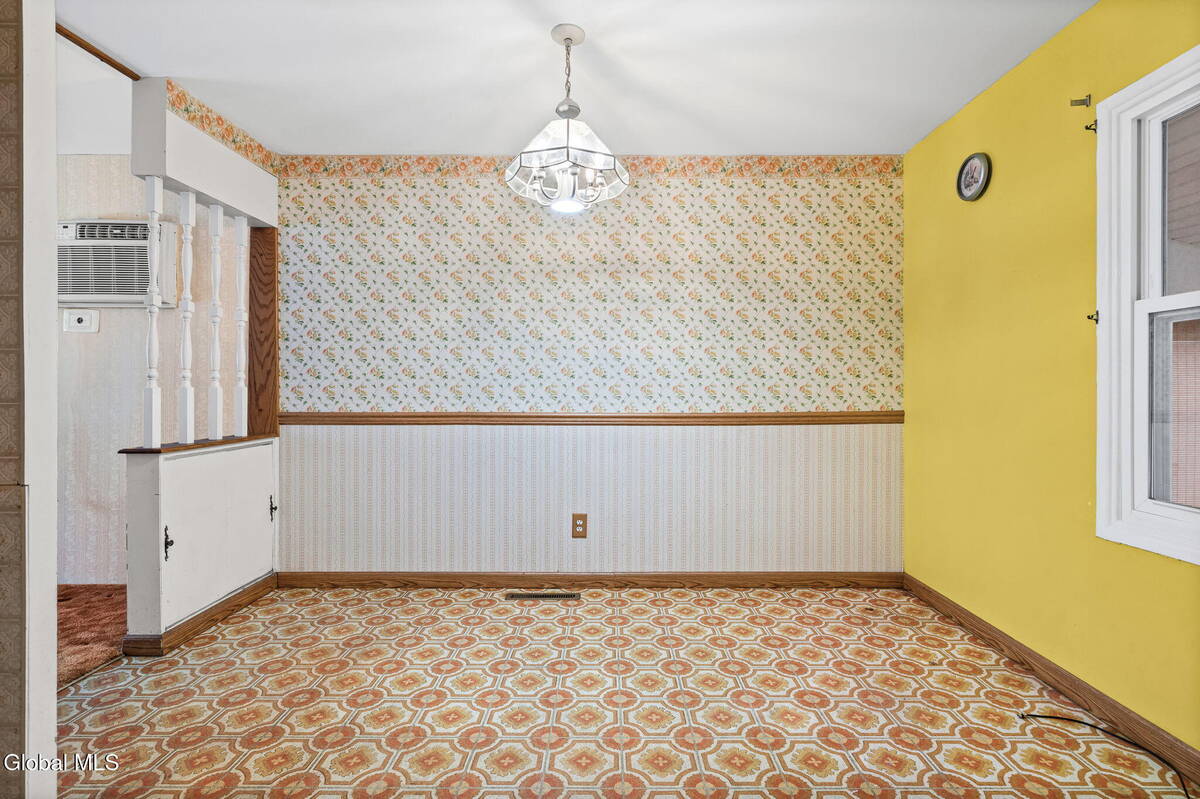 #8 photo, 10 Mildred Lane, Colonie , NY 12110