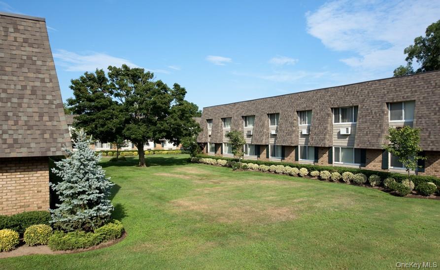 #2 photo, 44 Philip Walk, सफ़ोक काउंटी West Babylon , NY 11704