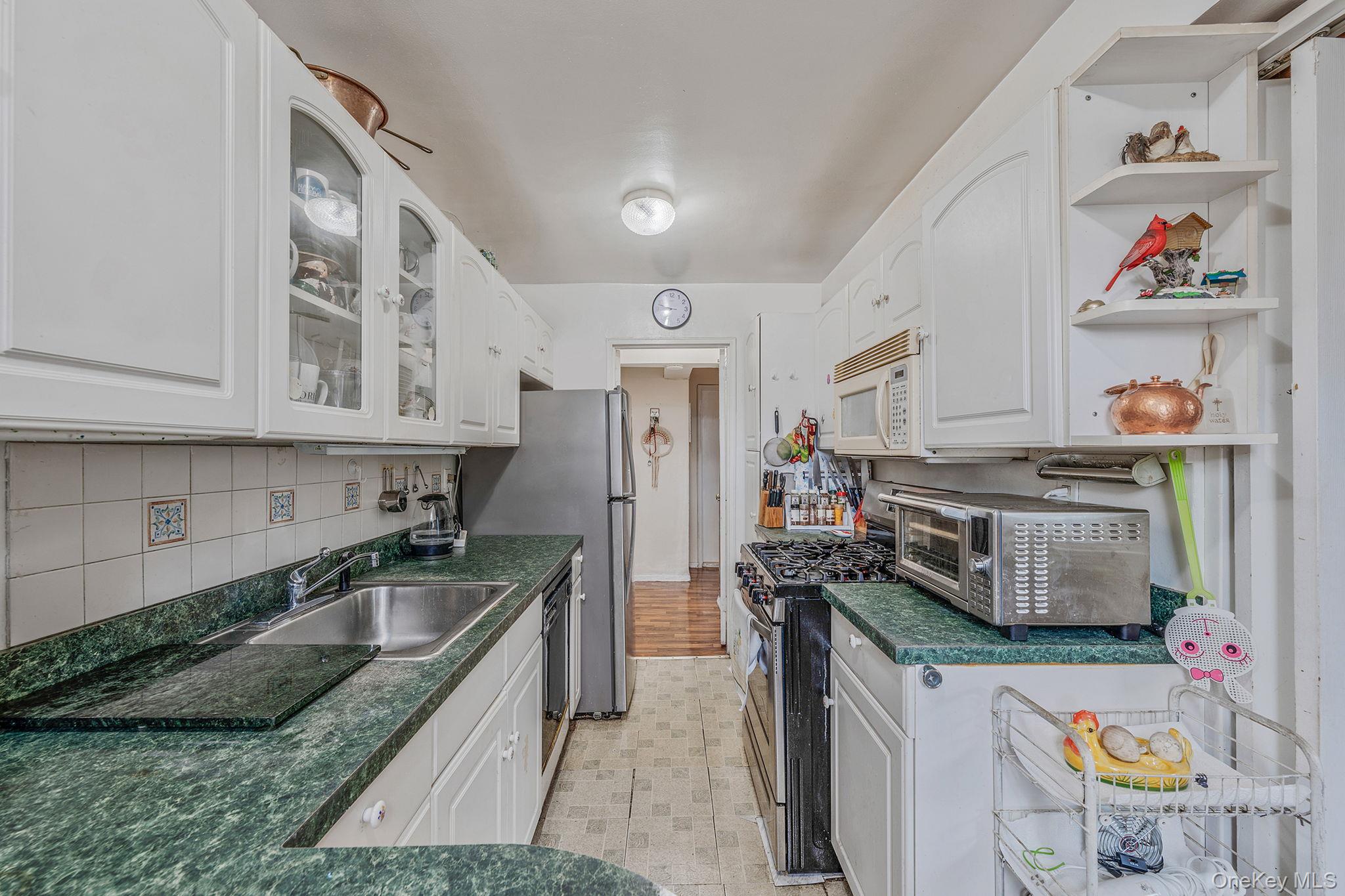 #20 photo, 54-40 Little Neck Parkway, Little Neck , NY 11362