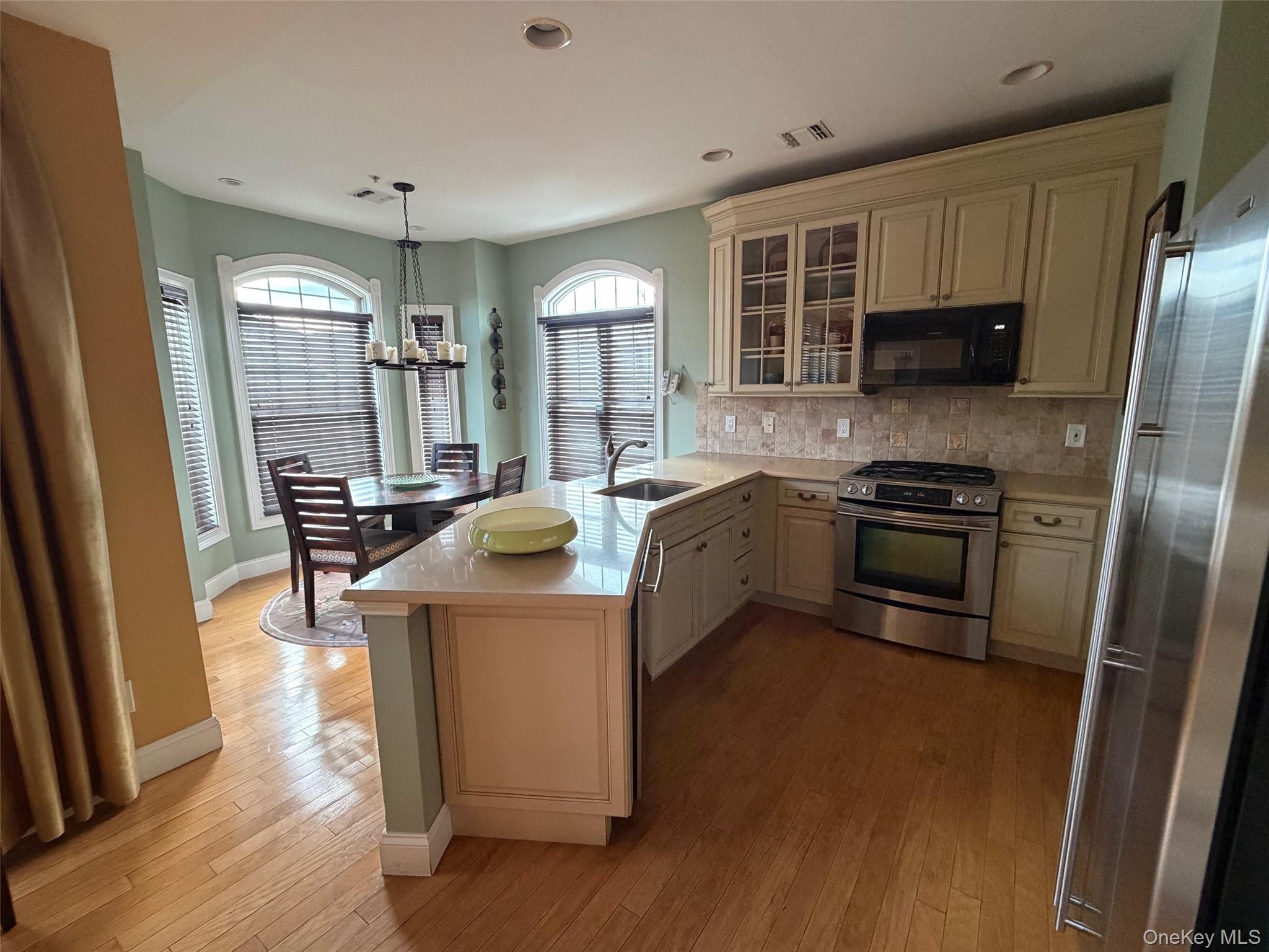 #13 photo, 514 Pacing Way, ناسو Westbury , NY 11590