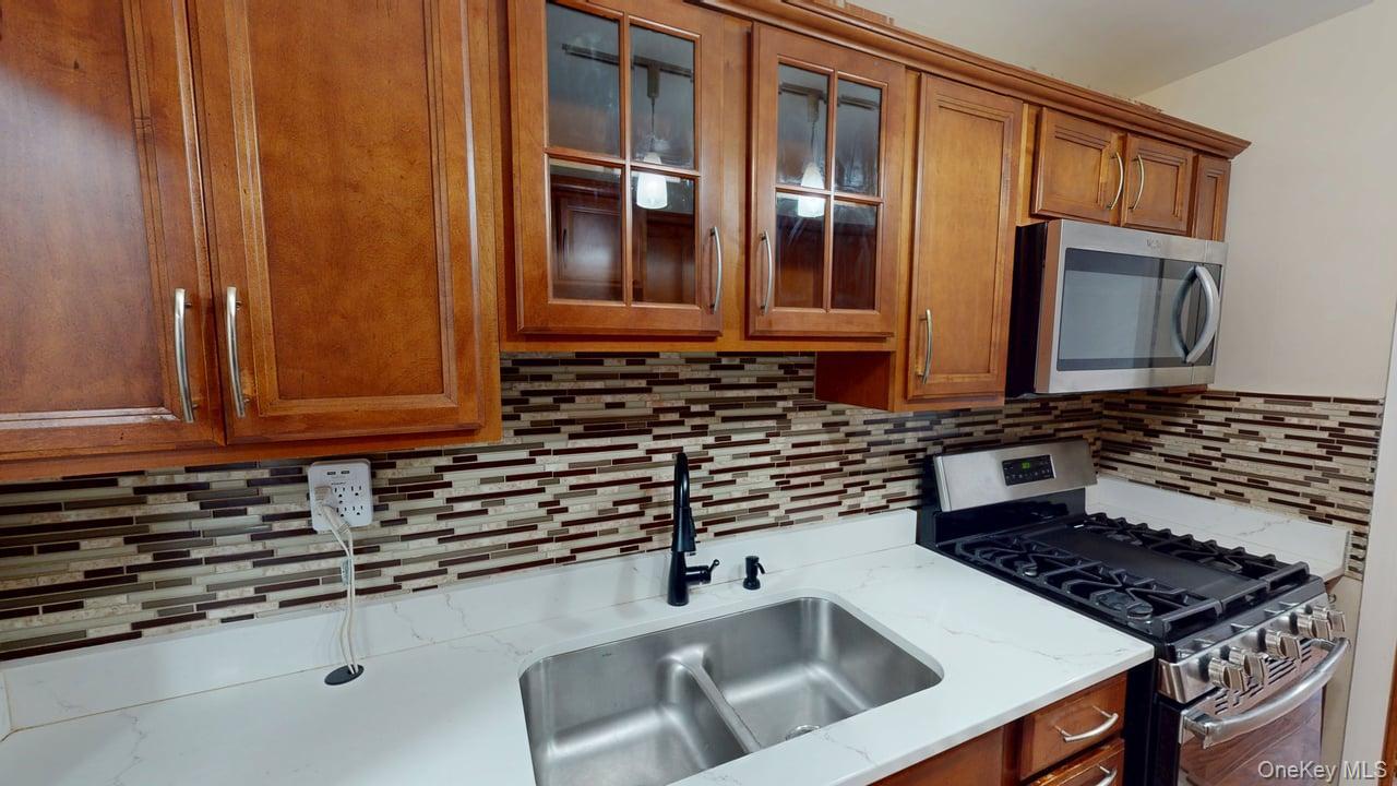 #11 photo, 678 Warburton, Yonkers , NY 10701