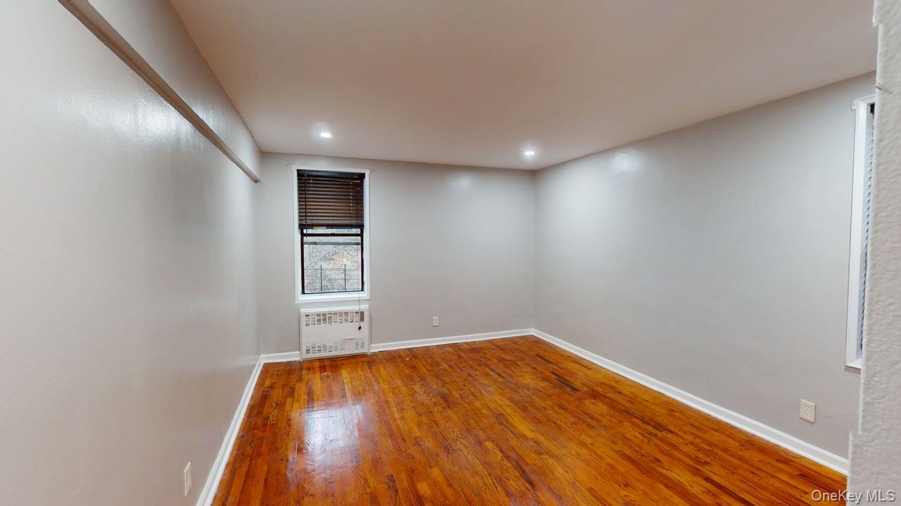 #12 photo, 678 Warburton, Yonkers , NY 10701