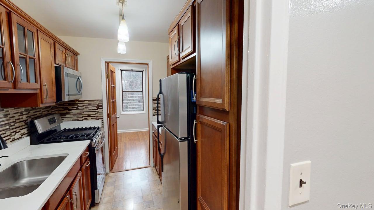 #3 photo, 678 Warburton, Yonkers , NY 10701