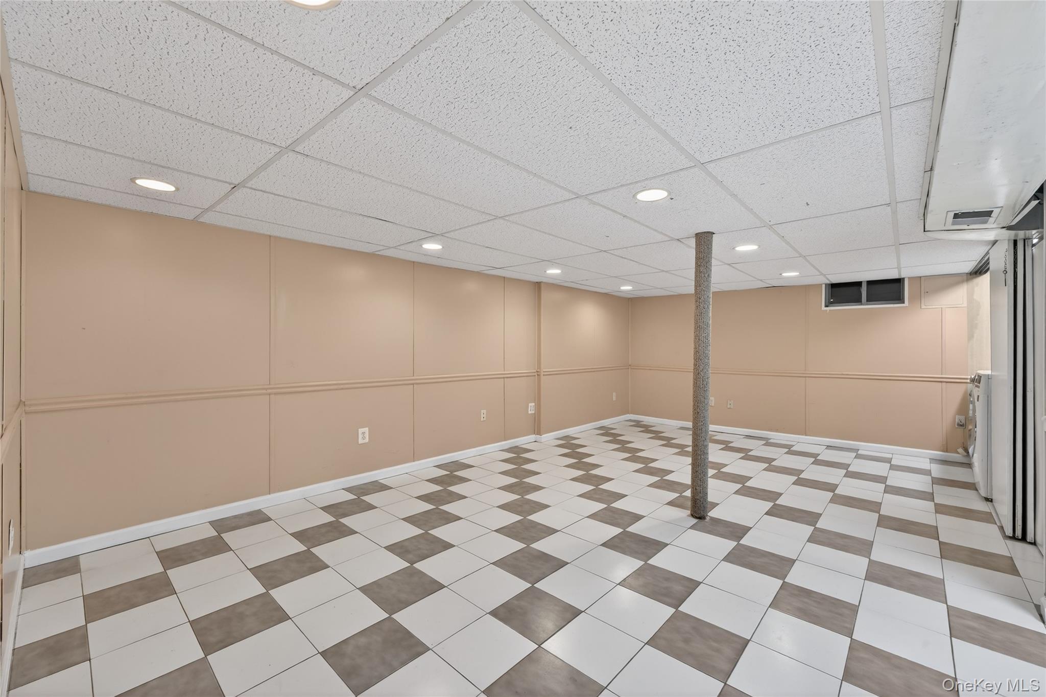 #12 photo, 6247 Douglaston Parkway, Douglaston , NY 11362