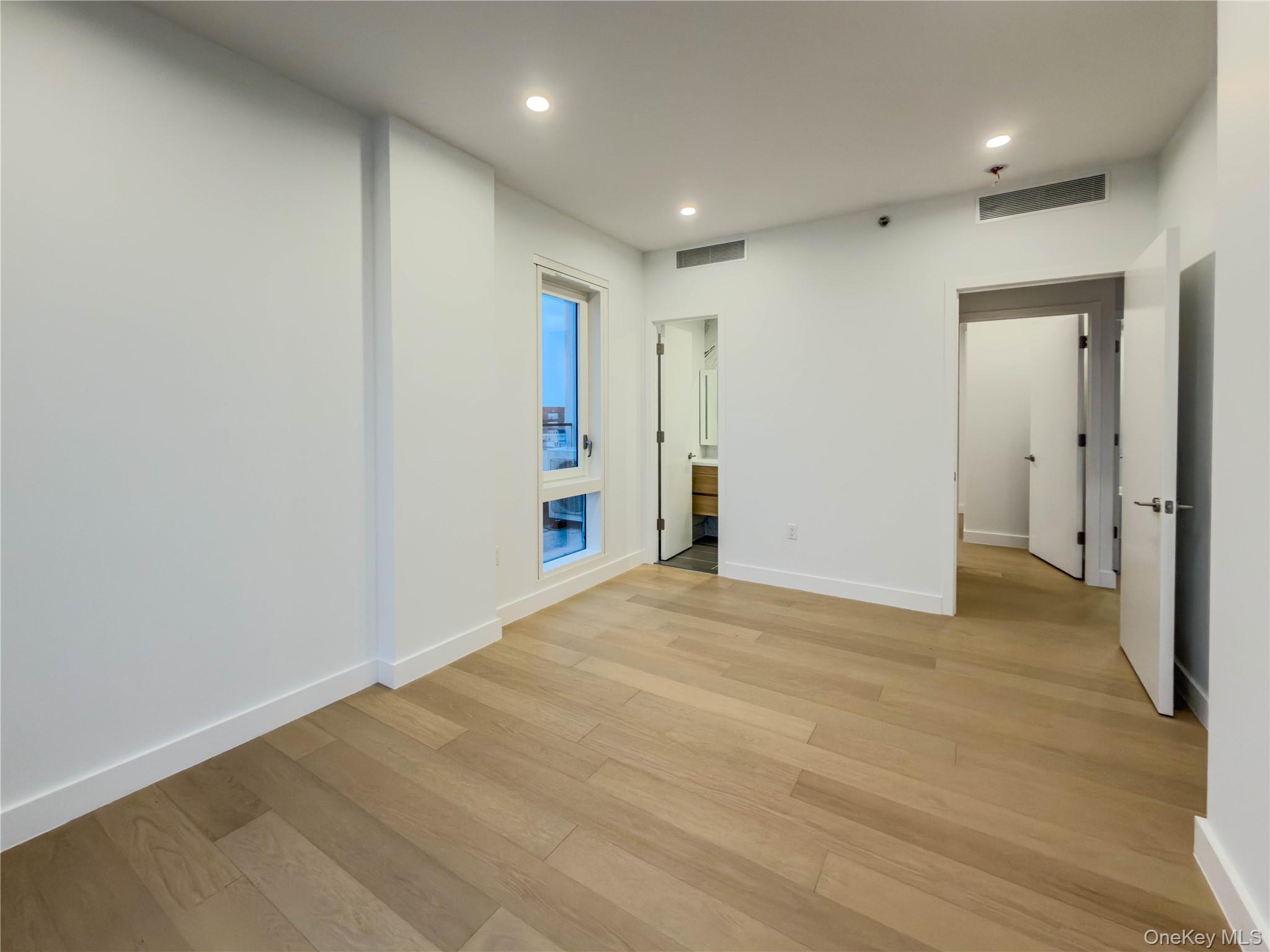 #5 photo, 150-02 Northern Boulevard, كوينز Flushing , NY 11354