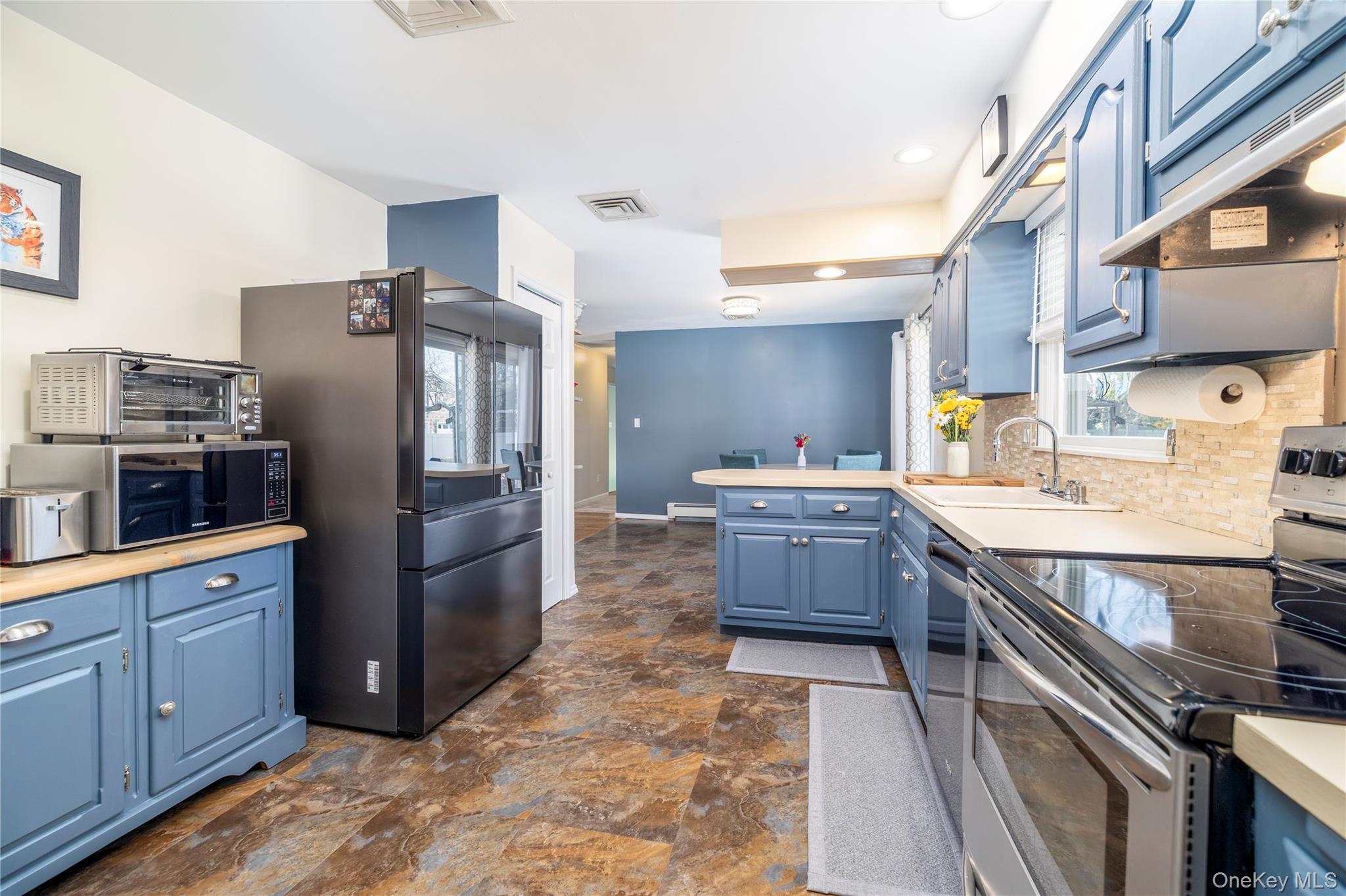 #10 photo, 272 Baylawn Avenue, Copiague , NY 11726