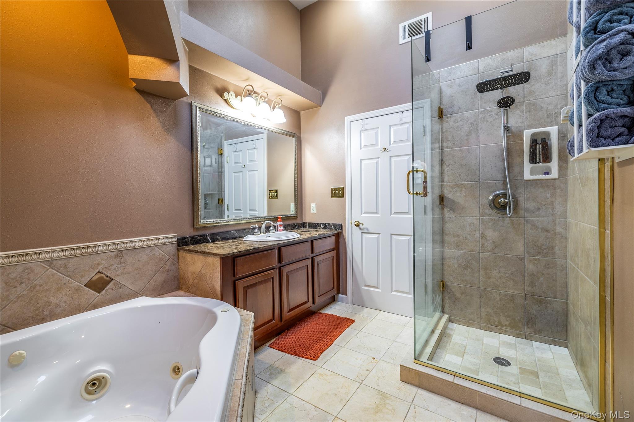 #16 photo, 272 Baylawn Avenue, Copiague , NY 11726