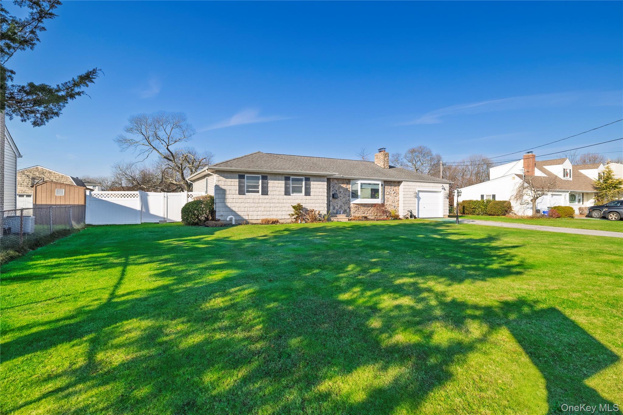 #2 photo, 272 Baylawn Avenue, Copiague , NY 11726