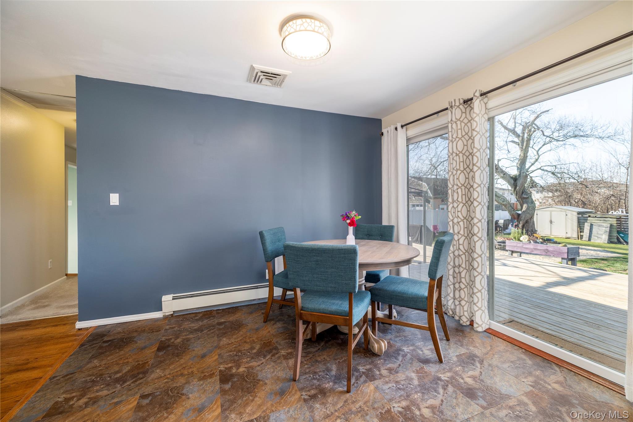 #8 photo, 272 Baylawn Avenue, Copiague , NY 11726