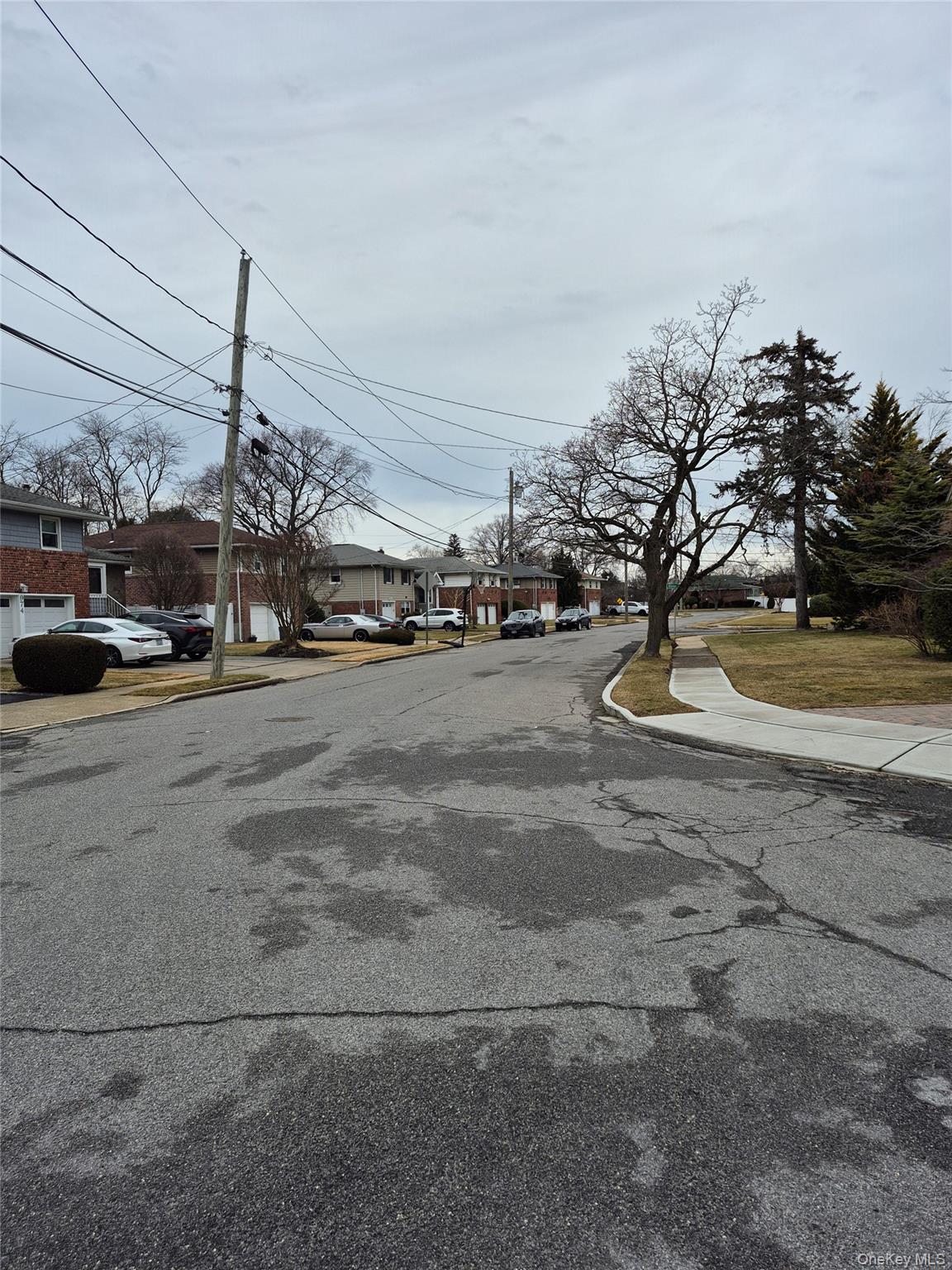 #19 photo, 979 Mark Drive, North Bellmore , NY 11710