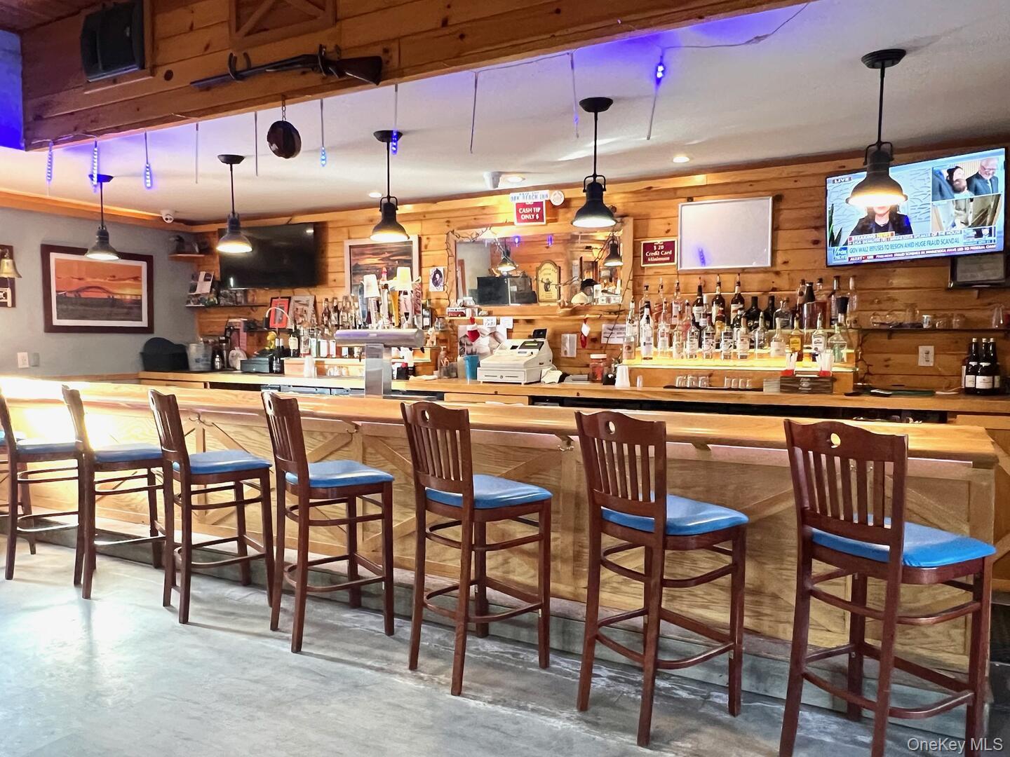 #1 photo, 10 Hawley Avenue, 롱 아일랜드 West Islip , NY 11795