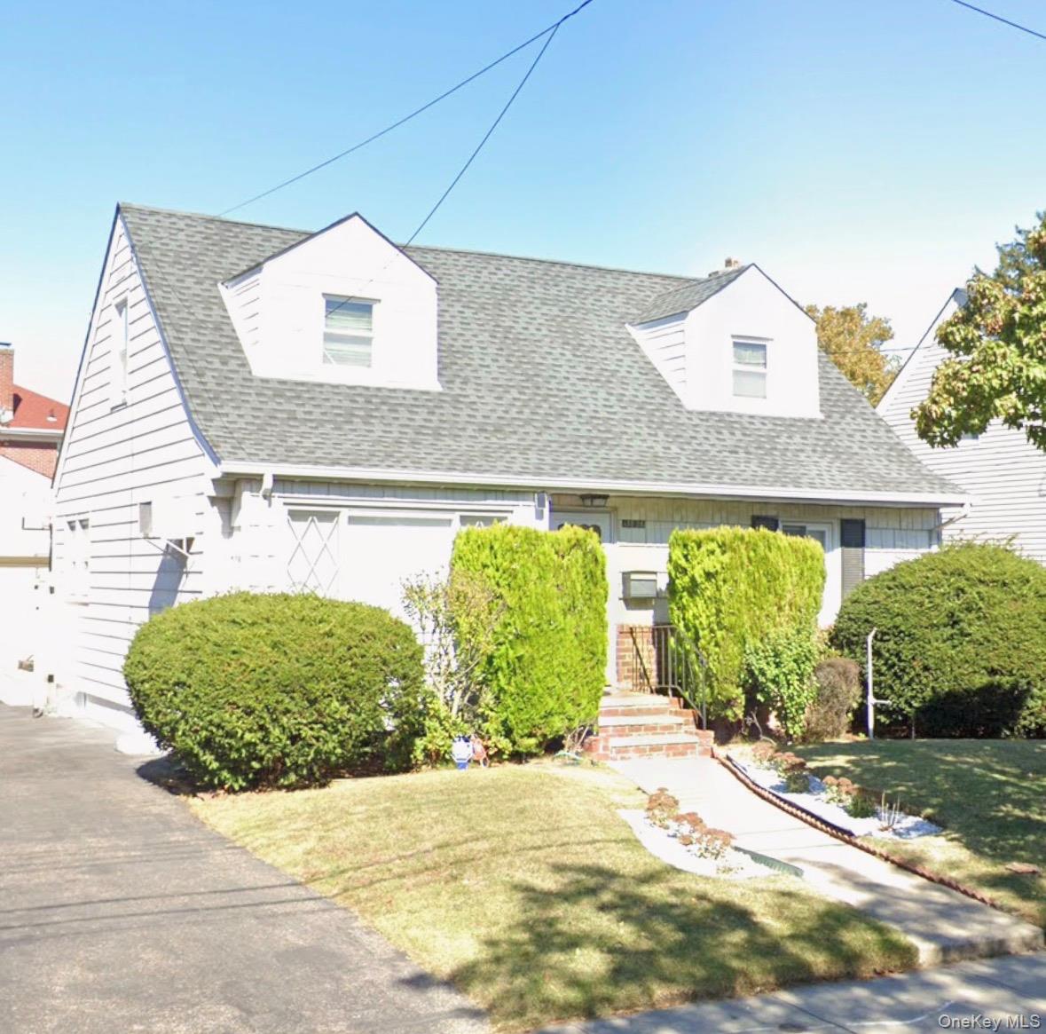 #1 photo, 138-28 250 Street, Rosedale , NY 11422