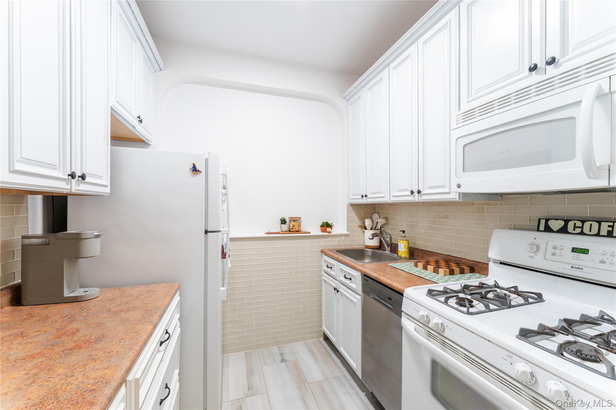 #7 photo, 55 Grand Avenue, מחוז נסאו Rockville Centre , NY 11570