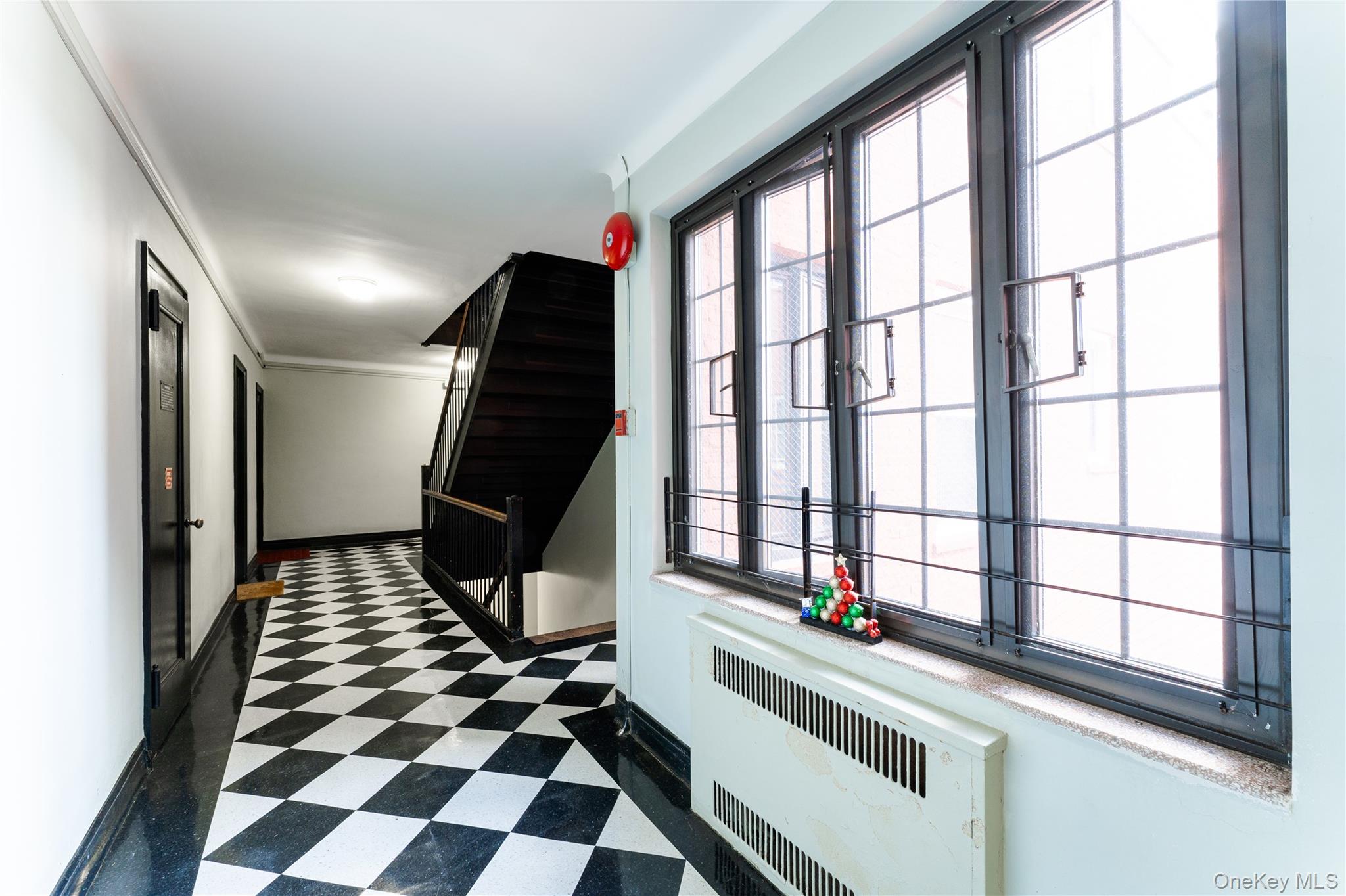 #8 photo, 55 Grand Avenue, מחוז נסאו Rockville Centre , NY 11570