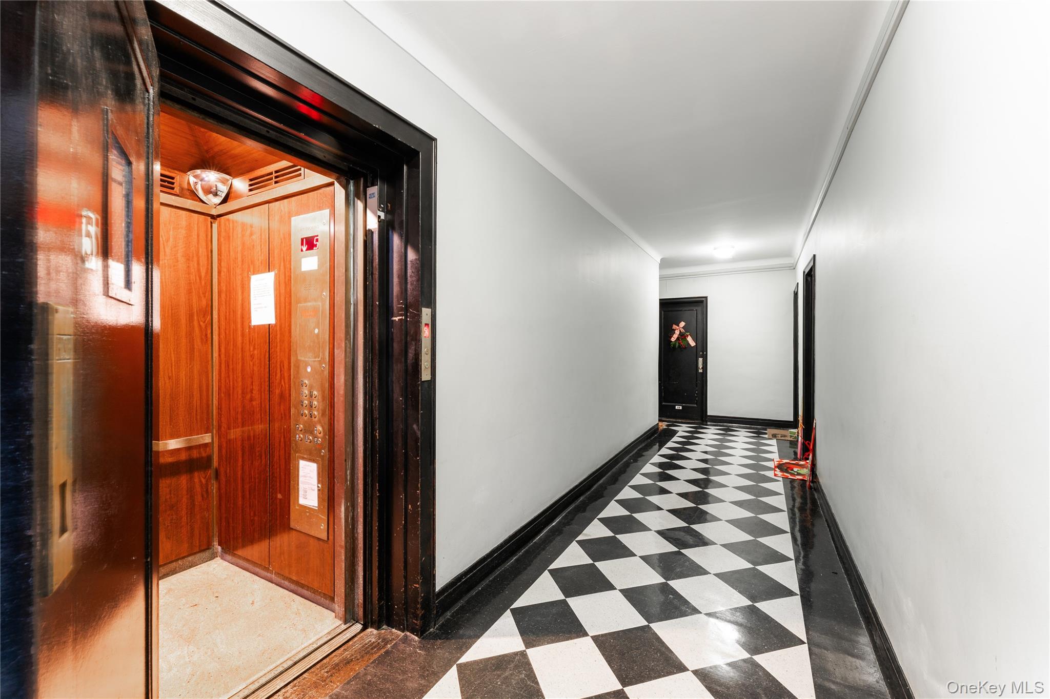 #9 photo, 55 Grand Avenue, מחוז נסאו Rockville Centre , NY 11570