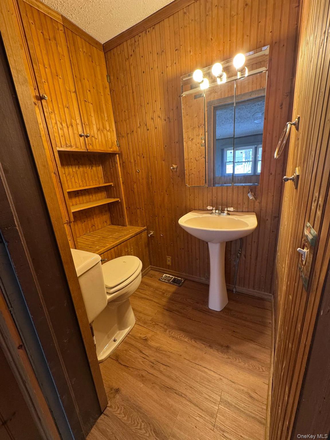 #19 photo, 709 Tower Avenue, Maybrook , NY 12543